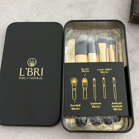 L’BRI Gift Tin of 5 Make up brushes Blush,Powder.Orbitz & 2Shading NIB - Picture 3 of 4